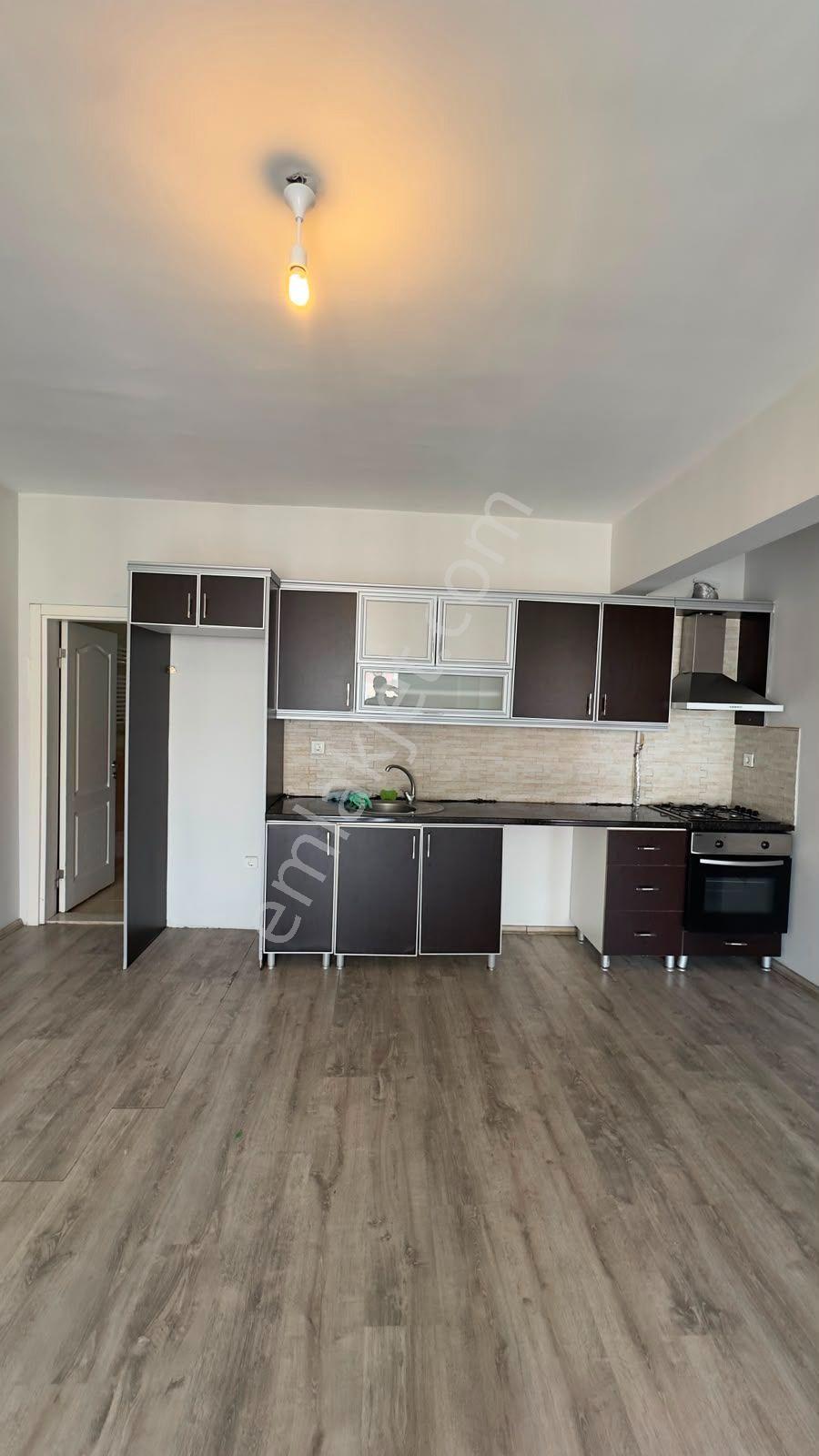 Beylikdüzü Site Metrobüse 3 Dk Ferah Geniş 1+1 Kiralık Daire - Görsel 19