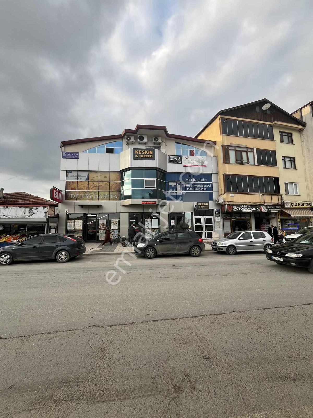 Ayşe Emlak'tan Arifiye Belediyesi Karşısında Kiralık Ofis - Görsel 6