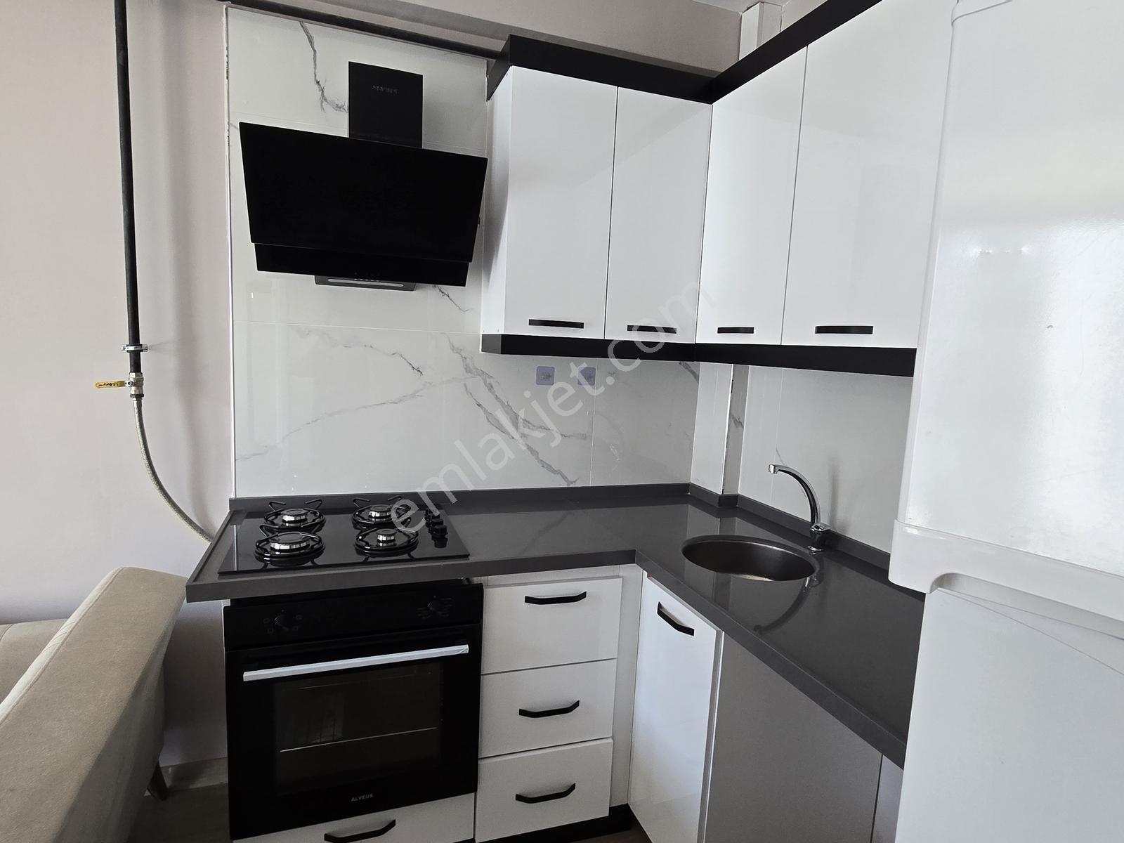 Atatürk Mahallesi Eşyalı Ara Kat Kiralık 1+1 Daire - Görsel 18