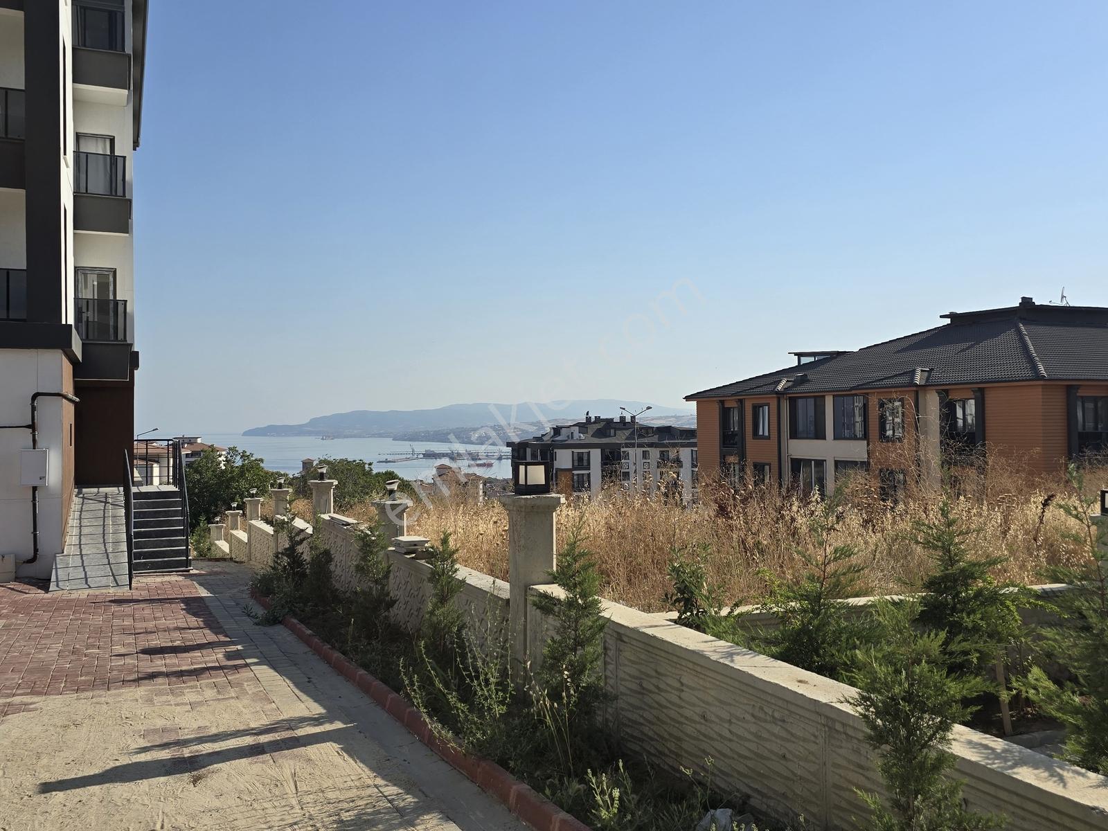 Atatürk Mahallesi Eşyalı Ara Kat Kiralık 1+1 Daire - Görsel 35
