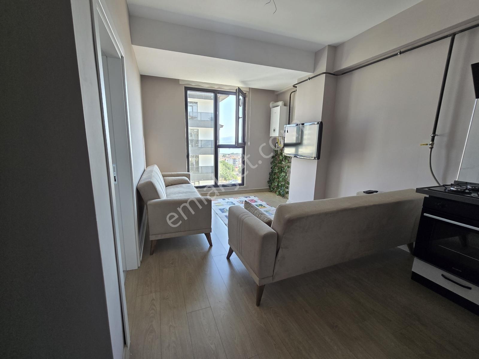 Atatürk Mahallesi Eşyalı Ara Kat Kiralık 1+1 Daire - Görsel 3