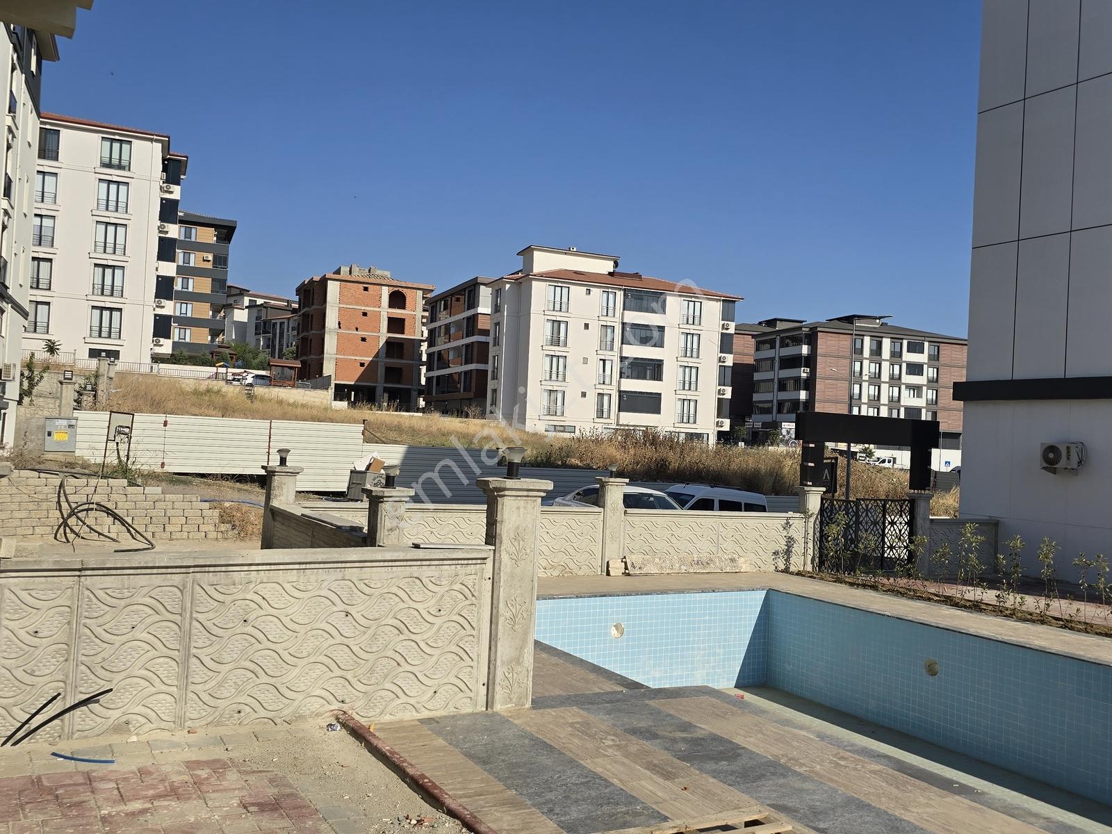 Atatürk Mahallesi Eşyalı Ara Kat Kiralık 1+1 Daire - Görsel 30