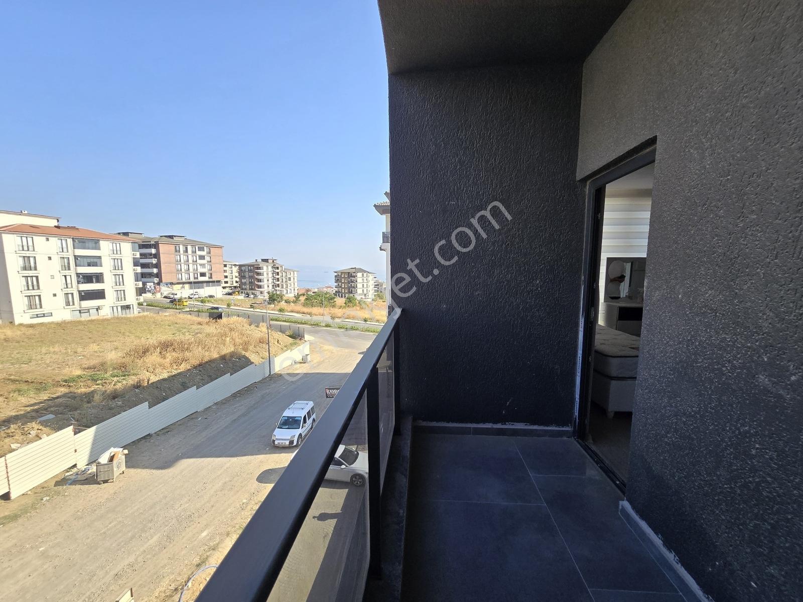 Atatürk Mahallesi Eşyalı Ara Kat Kiralık 1+1 Daire - Görsel 23