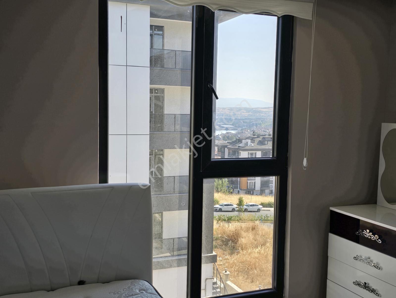 Atatürk Mahallesi Eşyalı Ara Kat Kiralık 1+1 Daire - Görsel 25