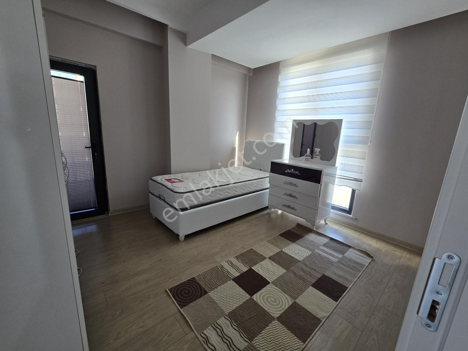 Atatürk Mahallesi Eşyalı Ara Kat Kiralık 1+1 Daire - Görsel 14