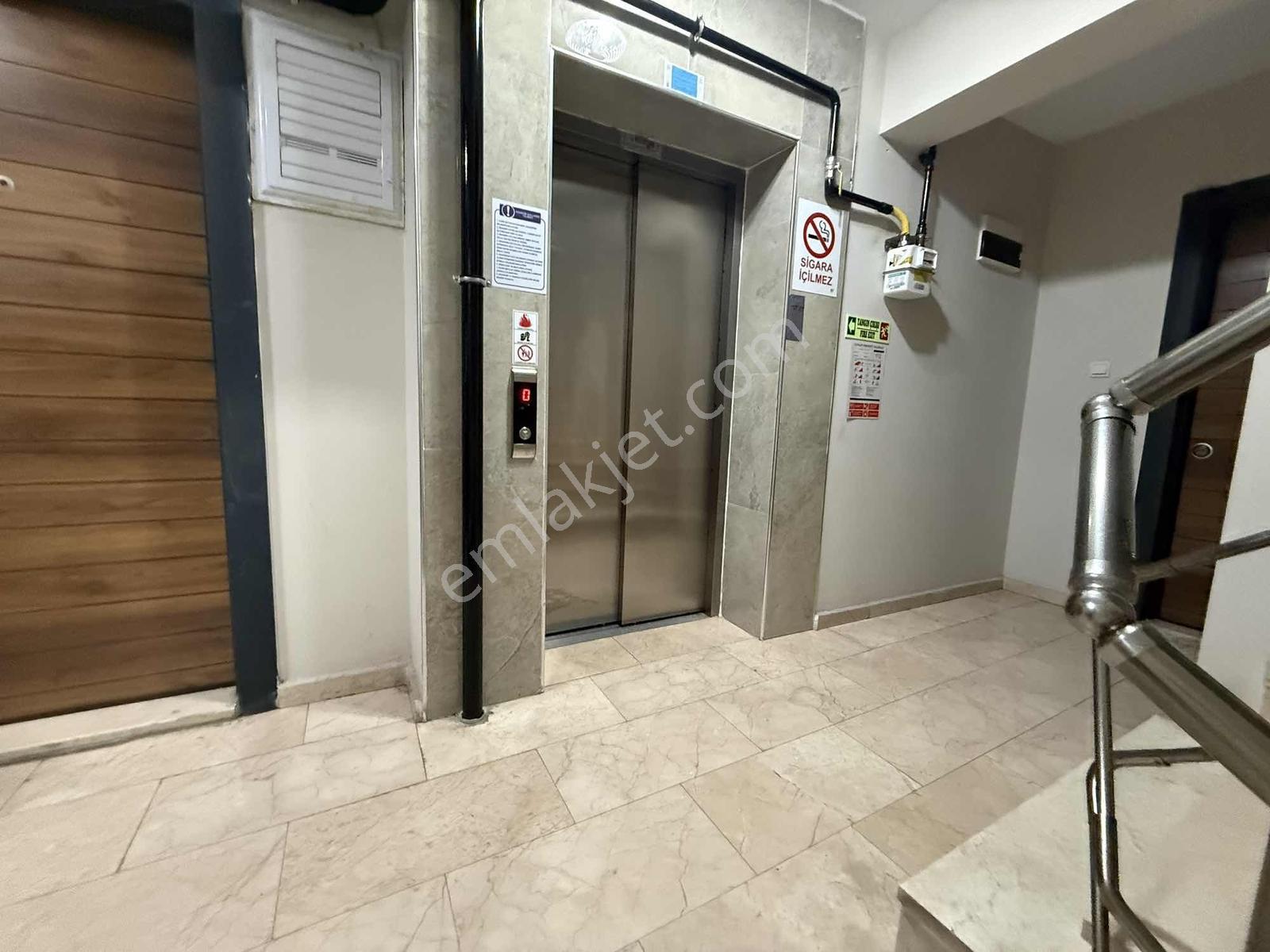 Fl Emlaktan Bulgurlu Metro Yakını 1+1 Full Eşyalı Bahçe Kat - Görsel 12