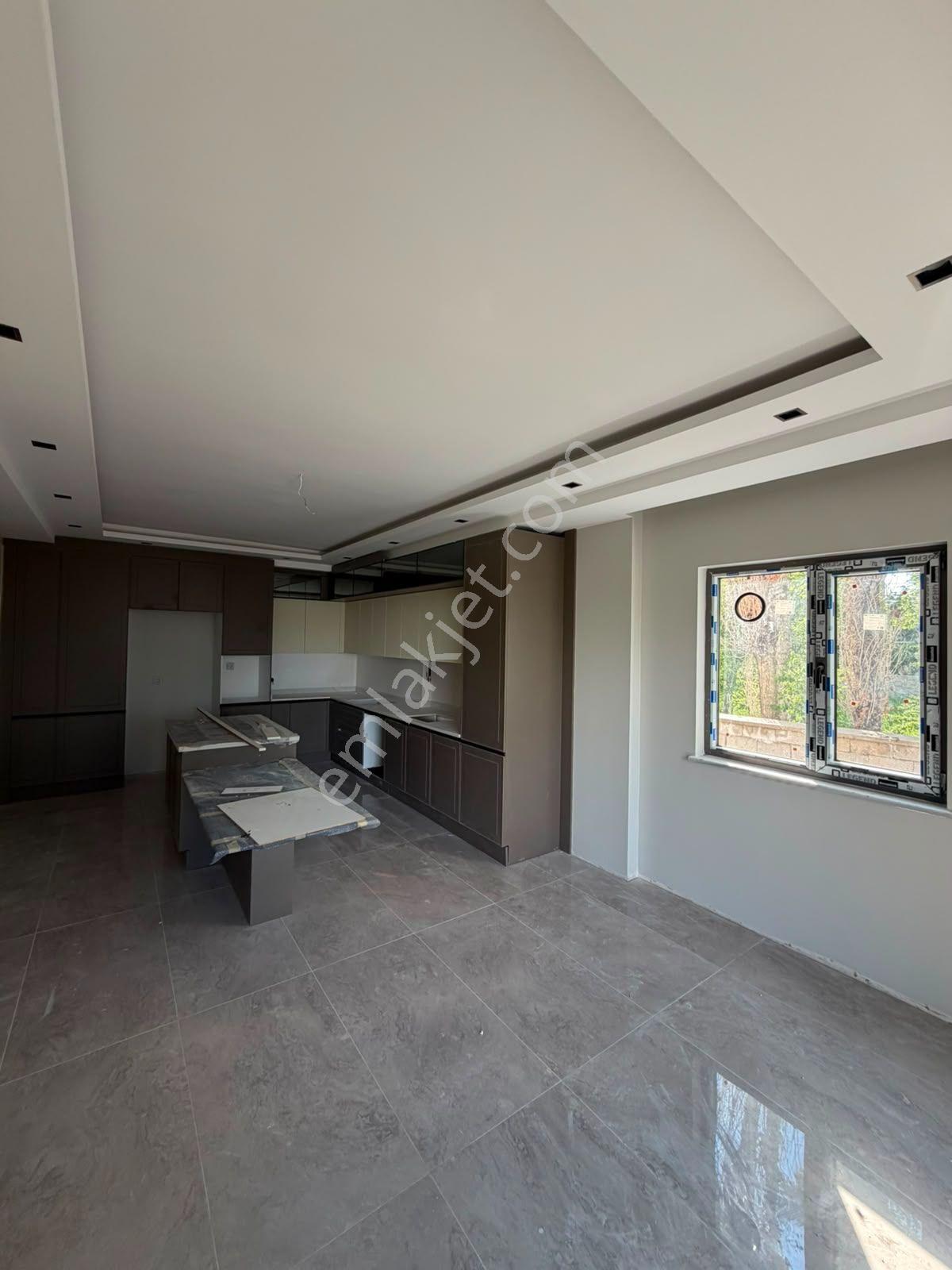 Edremit'te Satılık Ultra Lüks Deniz Manzaralı Site İçi Dublex Villa - Görsel 8