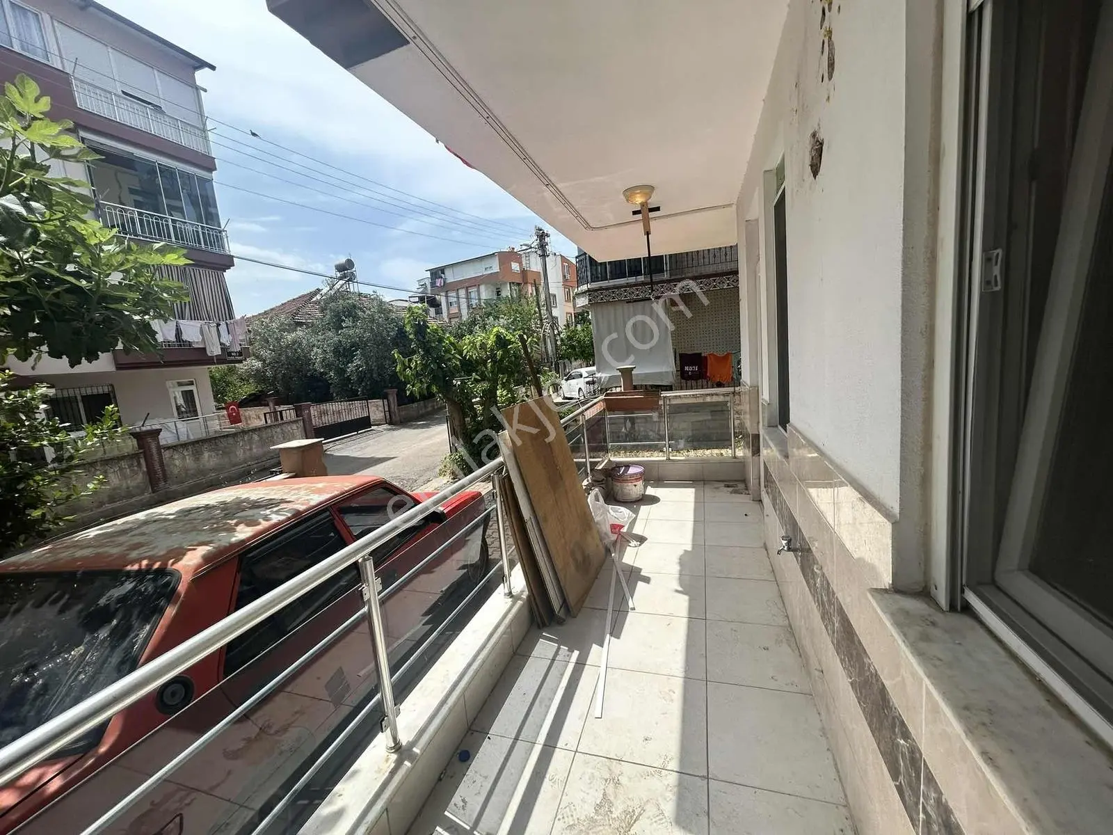 Kanal Mah Kiralık 2+1 Ayrı Mutfak Ayrı Wc Y.giriş Tramvay Yakını