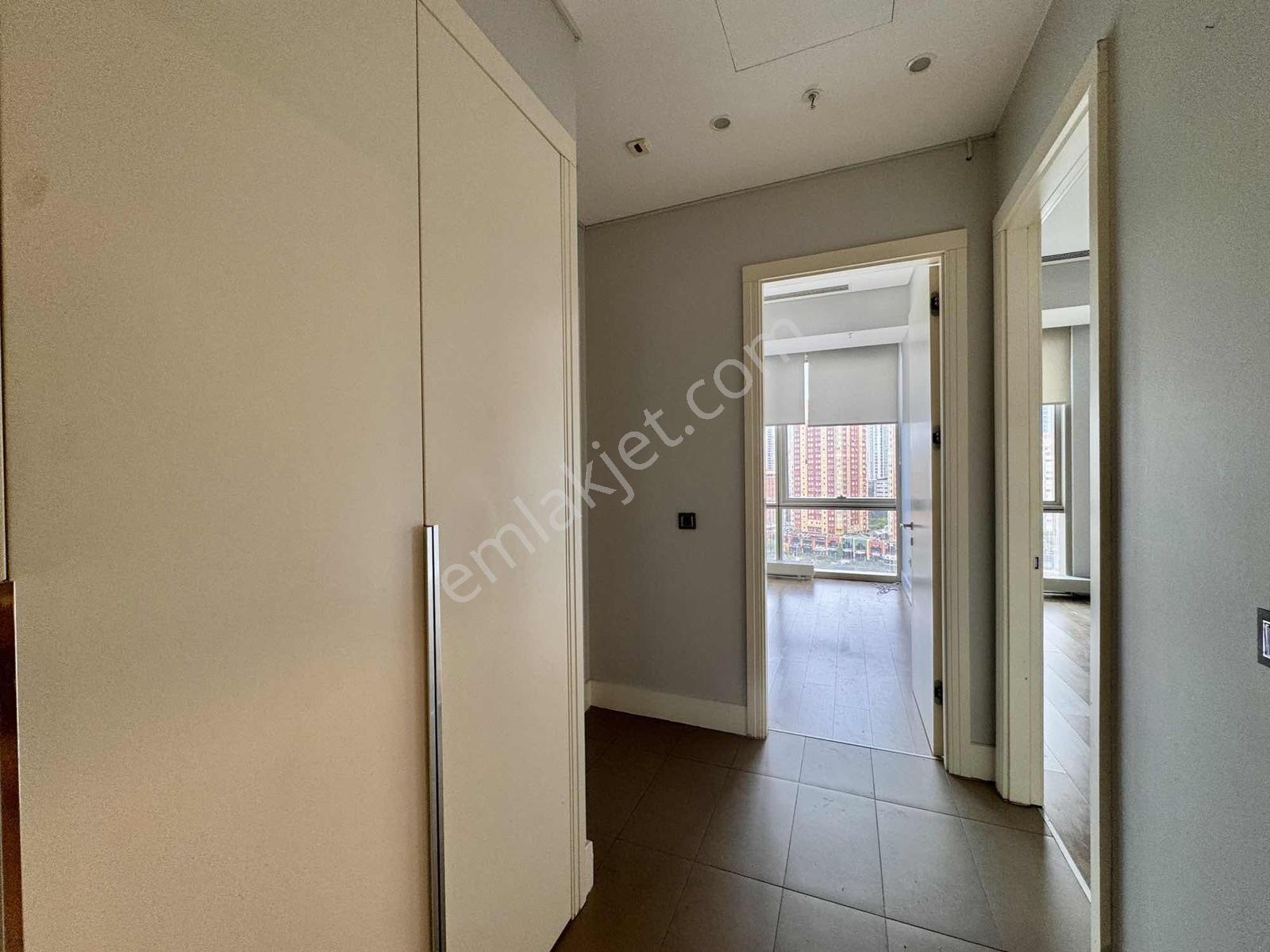 Metropol İstanbul C1 Blok Teraslı 2+1 Kiralık Ofis - Görsel 33