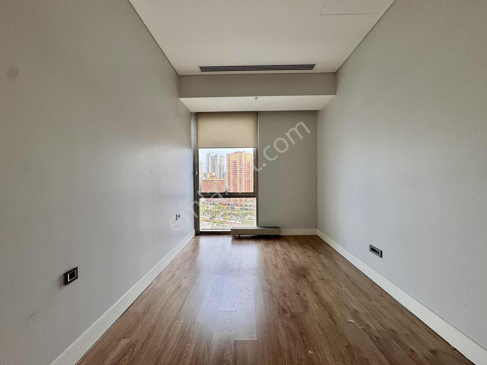 Metropol İstanbul C1 Blok Teraslı 2+1 Kiralık Ofis - Görsel 24