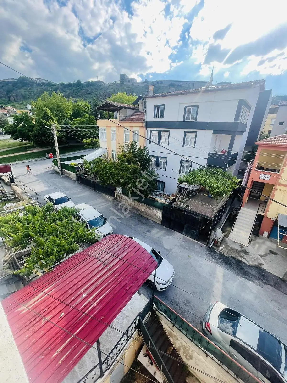 Danişment Mah 2+1 Kiralık Çatı Katı