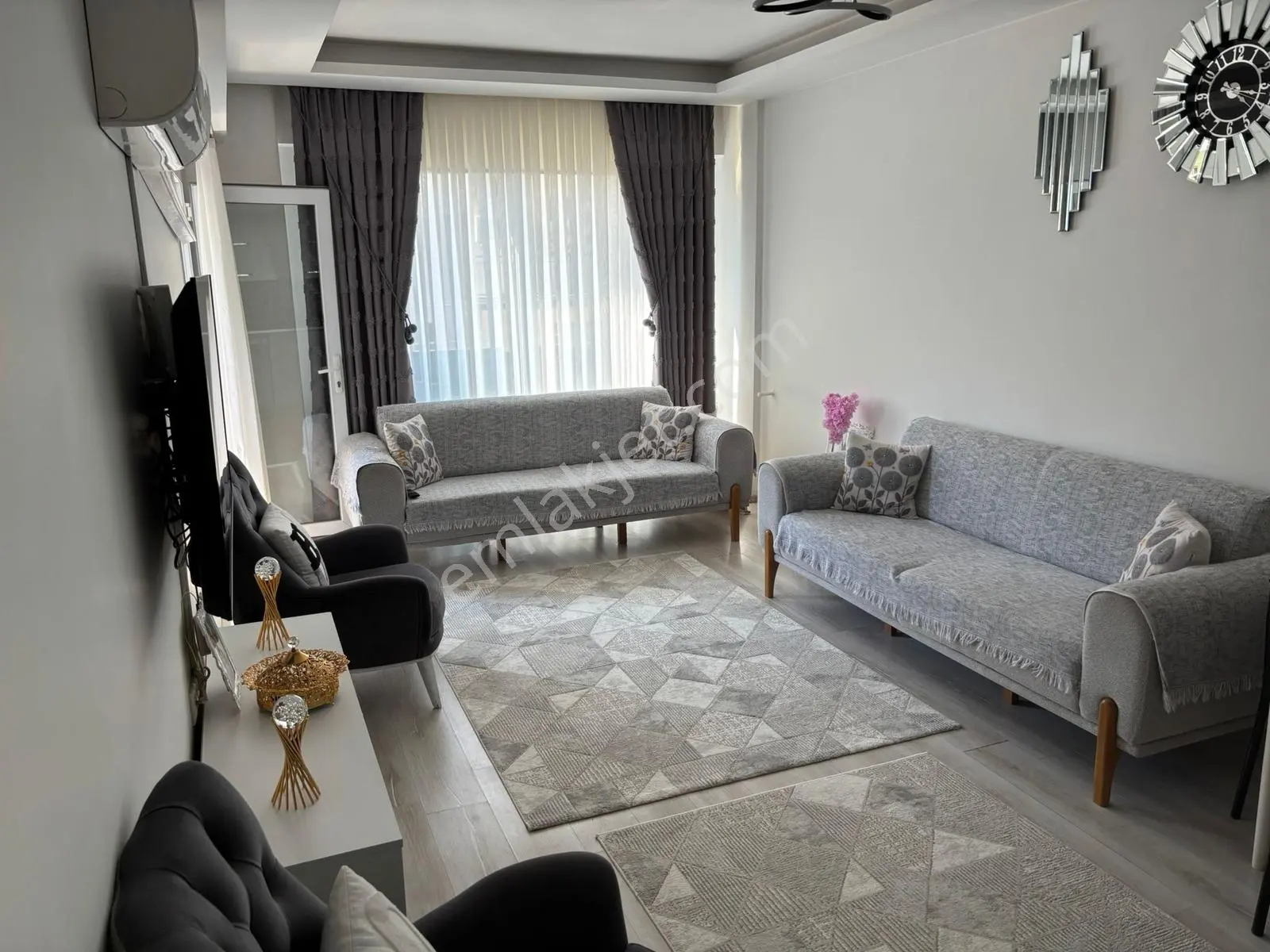 Bayraklı R. Şevket İnce Mahallesi 2+1 5 Yıllık Asansörlü Mkd Den