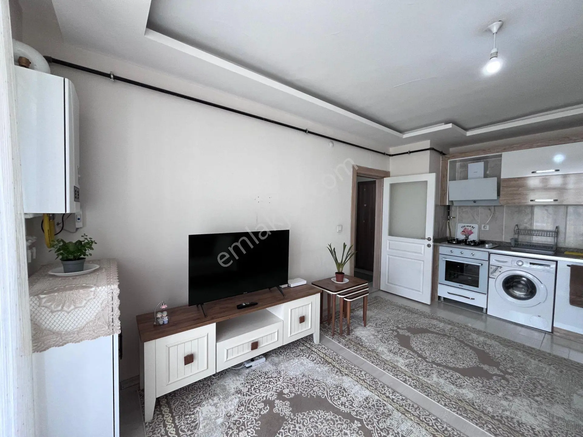 Van Avm Civarı Kiralık Eşyalı 1+1 Geniş Daire - Görsel 4