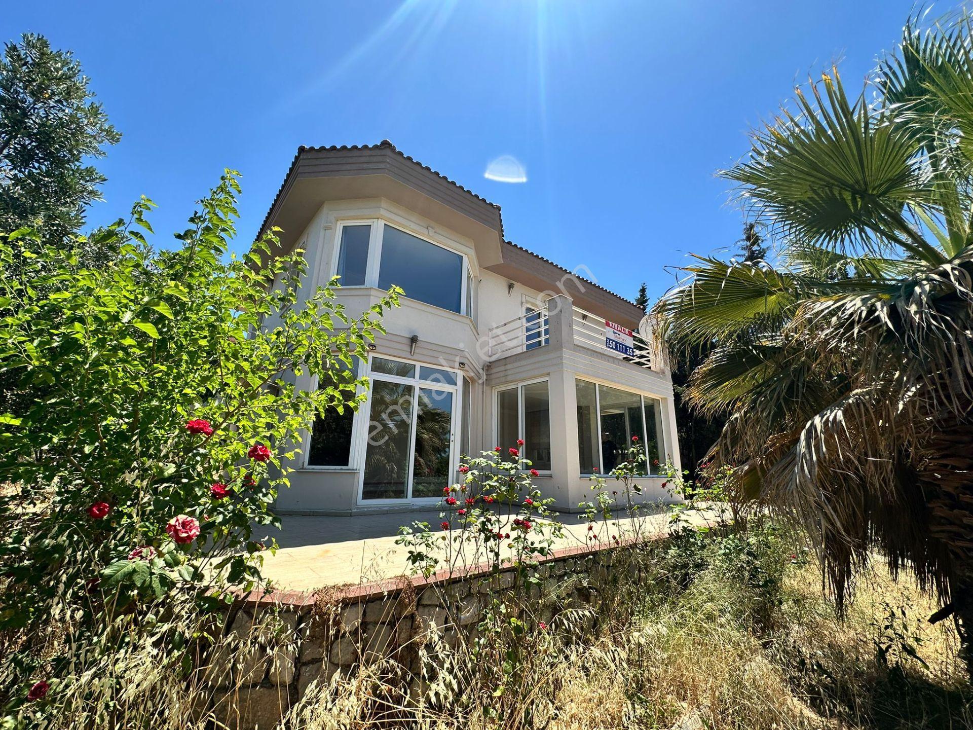 Ulamış Yeşilkent Sitesinde Kiralık Bahçeli Müstakil Villa