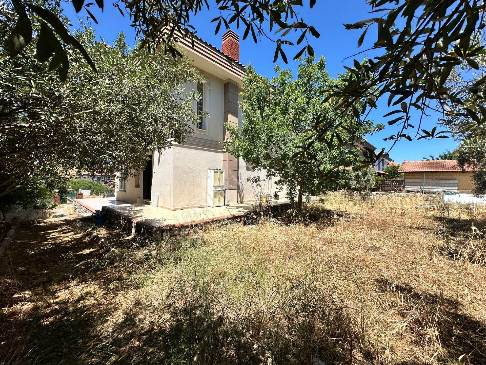 Ulamış Yeşilkent Sitesinde Kiralık Bahçeli Müstakil Villa - Görsel 2