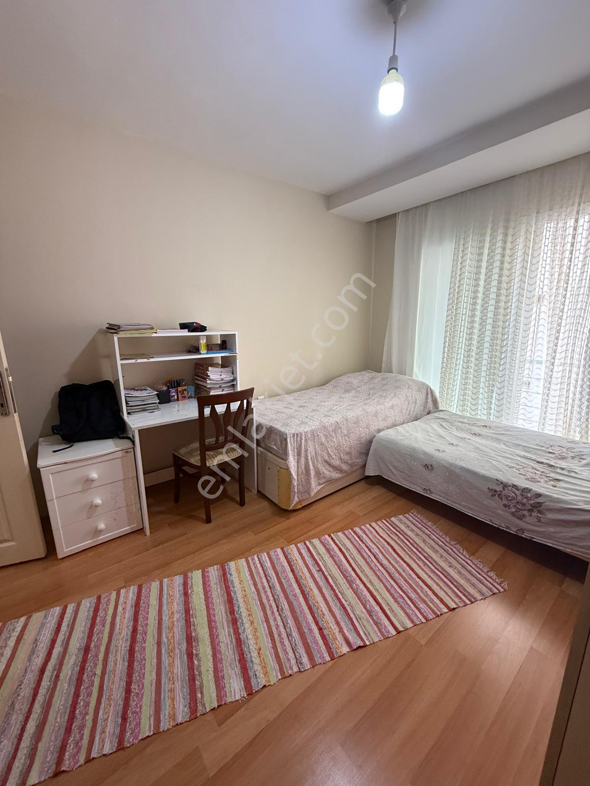 Mezitlide Aranan Konumda Aylık Kiralık Bağımsız Mutfaklı 3+1 - Görsel 12