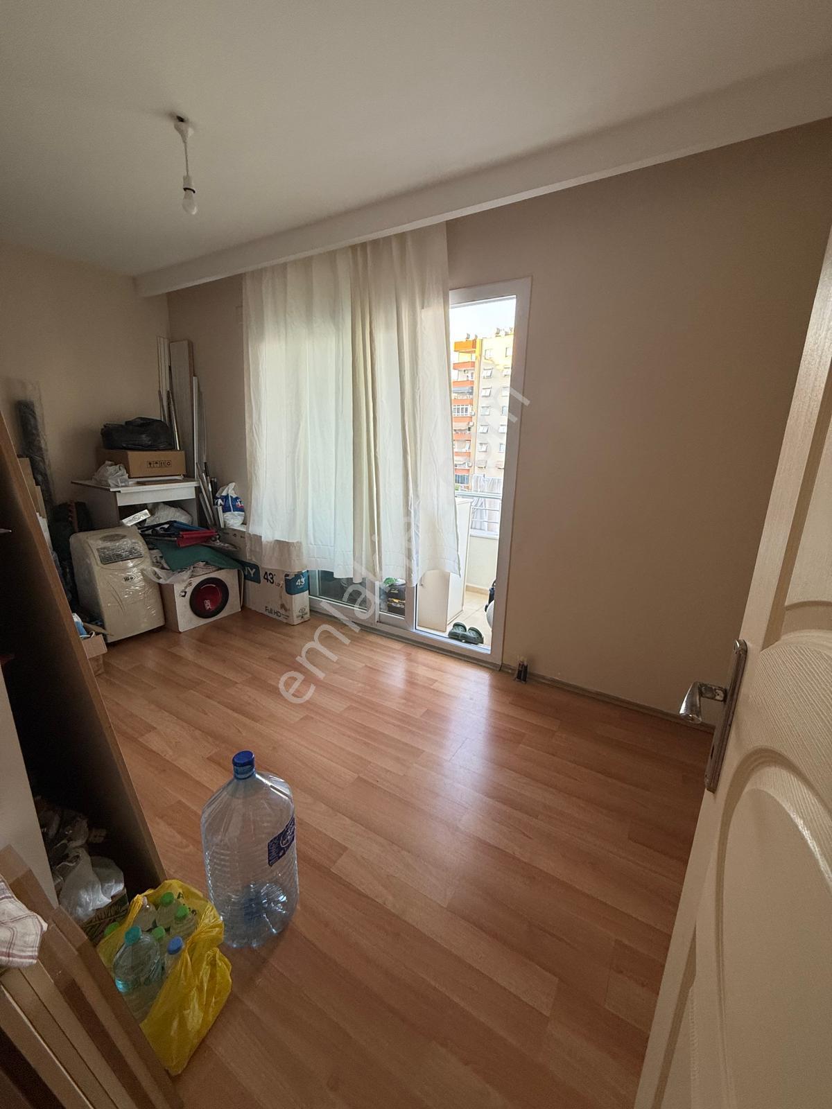 Mezitlide Aranan Konumda Aylık Kiralık Bağımsız Mutfaklı 3+1 - Görsel 11