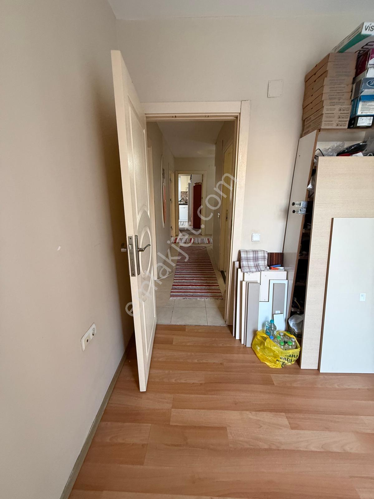 Mezitlide Aranan Konumda Aylık Kiralık Bağımsız Mutfaklı 3+1 - Görsel 27