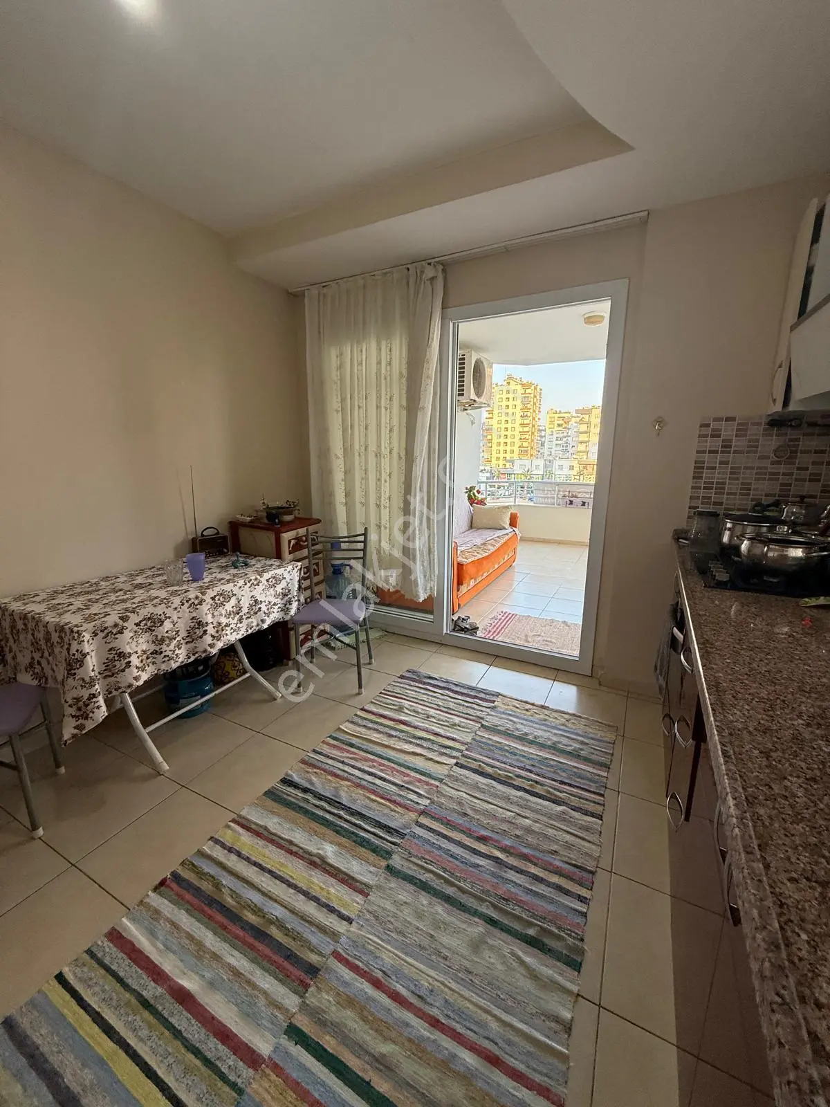Mezitlide Aranan Konumda Aylık Kiralık Bağımsız Mutfaklı 3+1 - Görsel 5