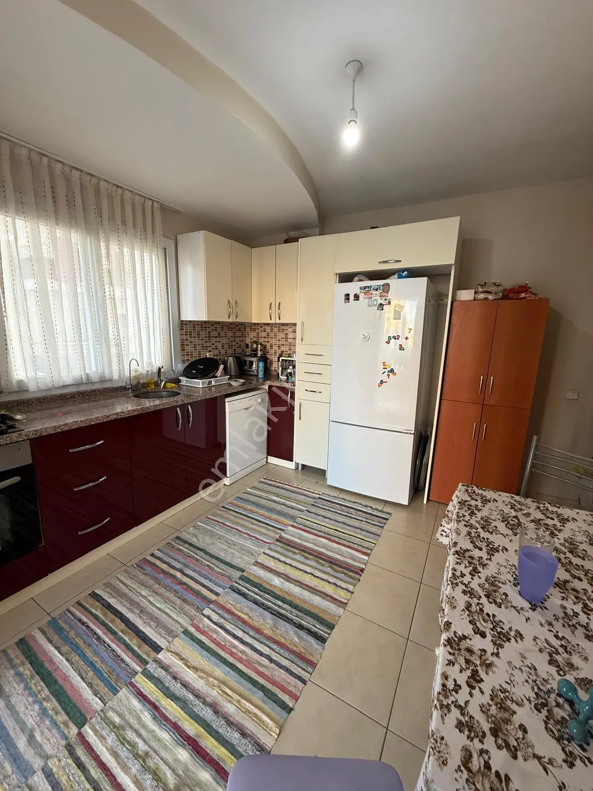 Mezitlide Aranan Konumda Aylık Kiralık Bağımsız Mutfaklı 3+1 - Görsel 4