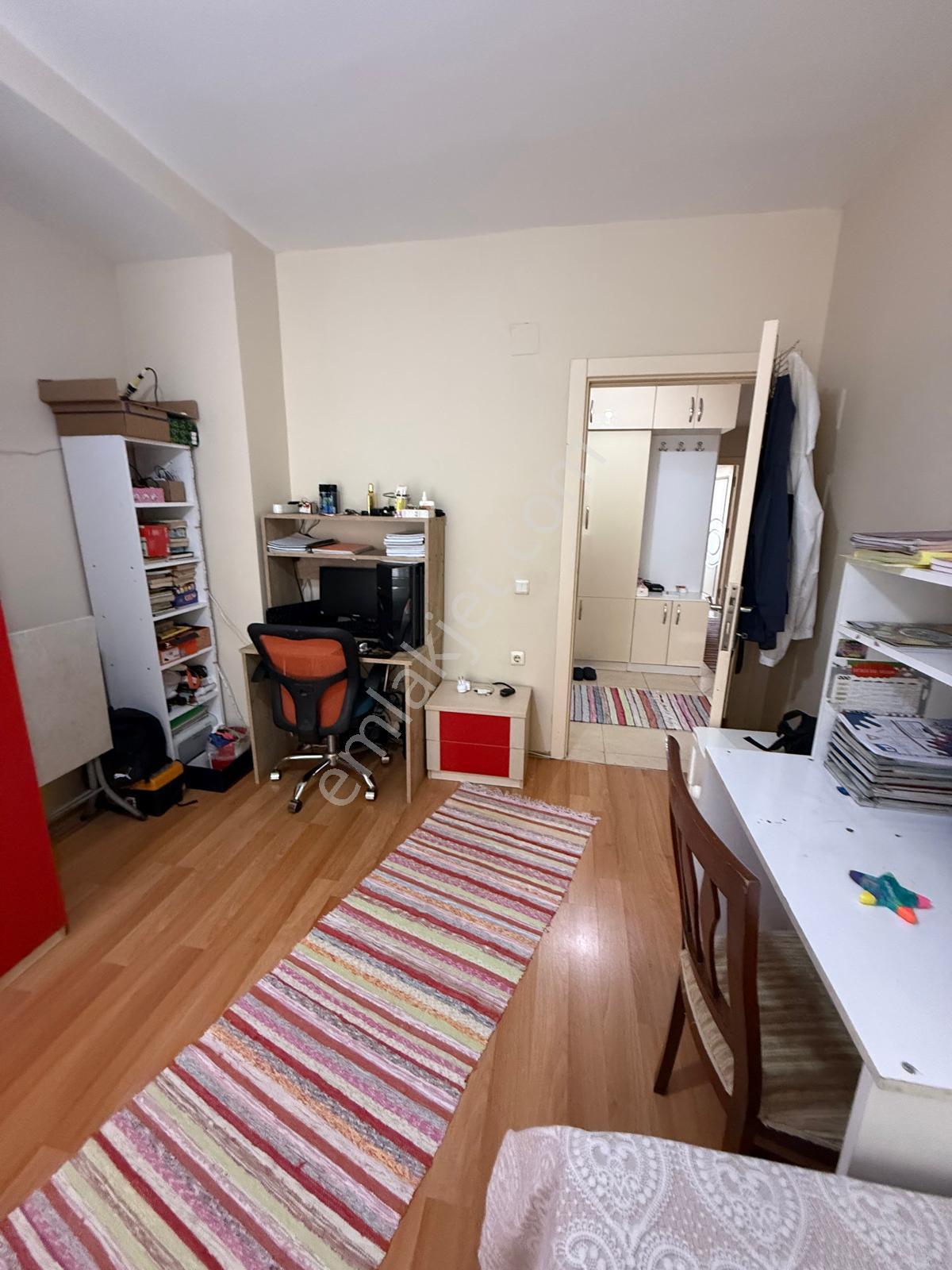 Mezitlide Aranan Konumda Aylık Kiralık Bağımsız Mutfaklı 3+1 - Görsel 24