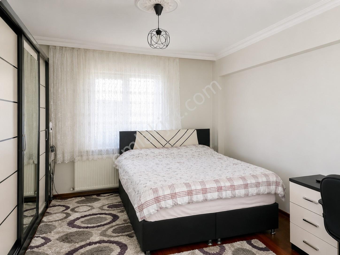 Bağlumda Ana Cadde Üzerinde İskanlı E.banyolu 4+1 Satılık Daire - Görsel 6