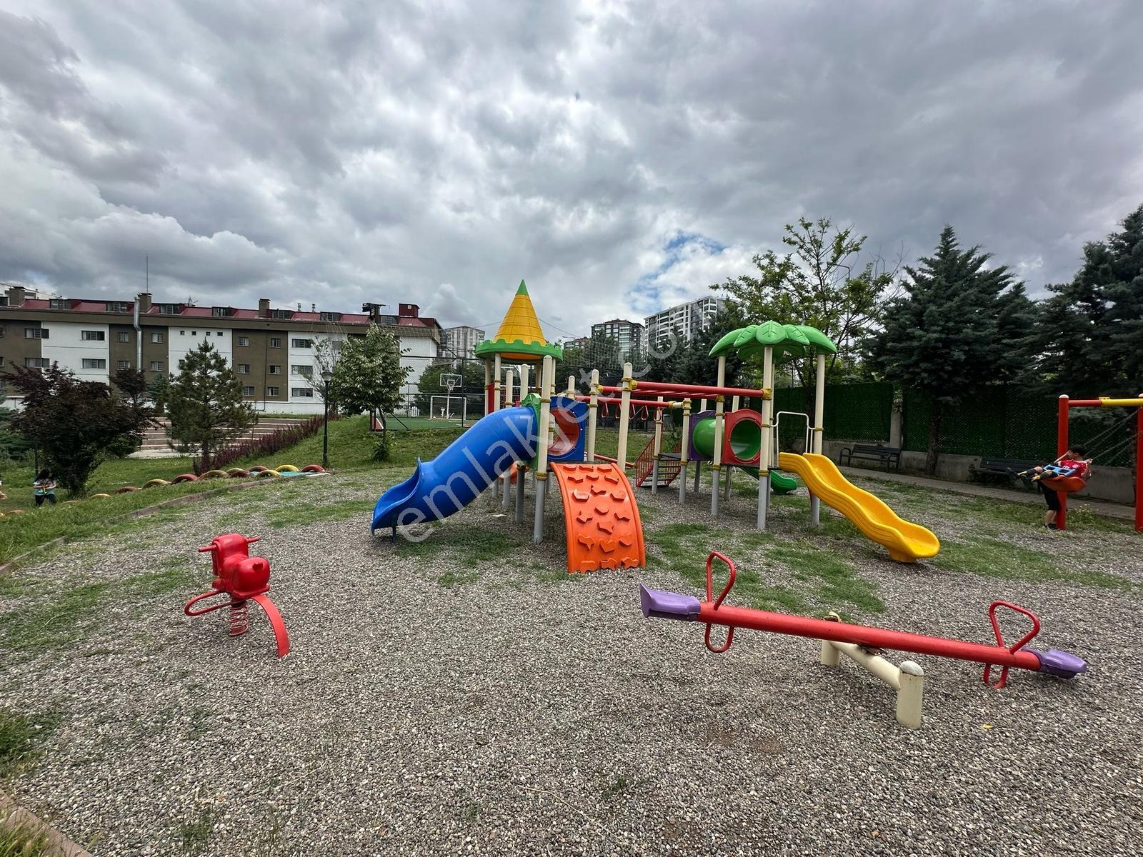 Batıkent Turgut Özalda Boztepe Batı Sitesinde Satılık 4+1 Daire - Görsel 33
