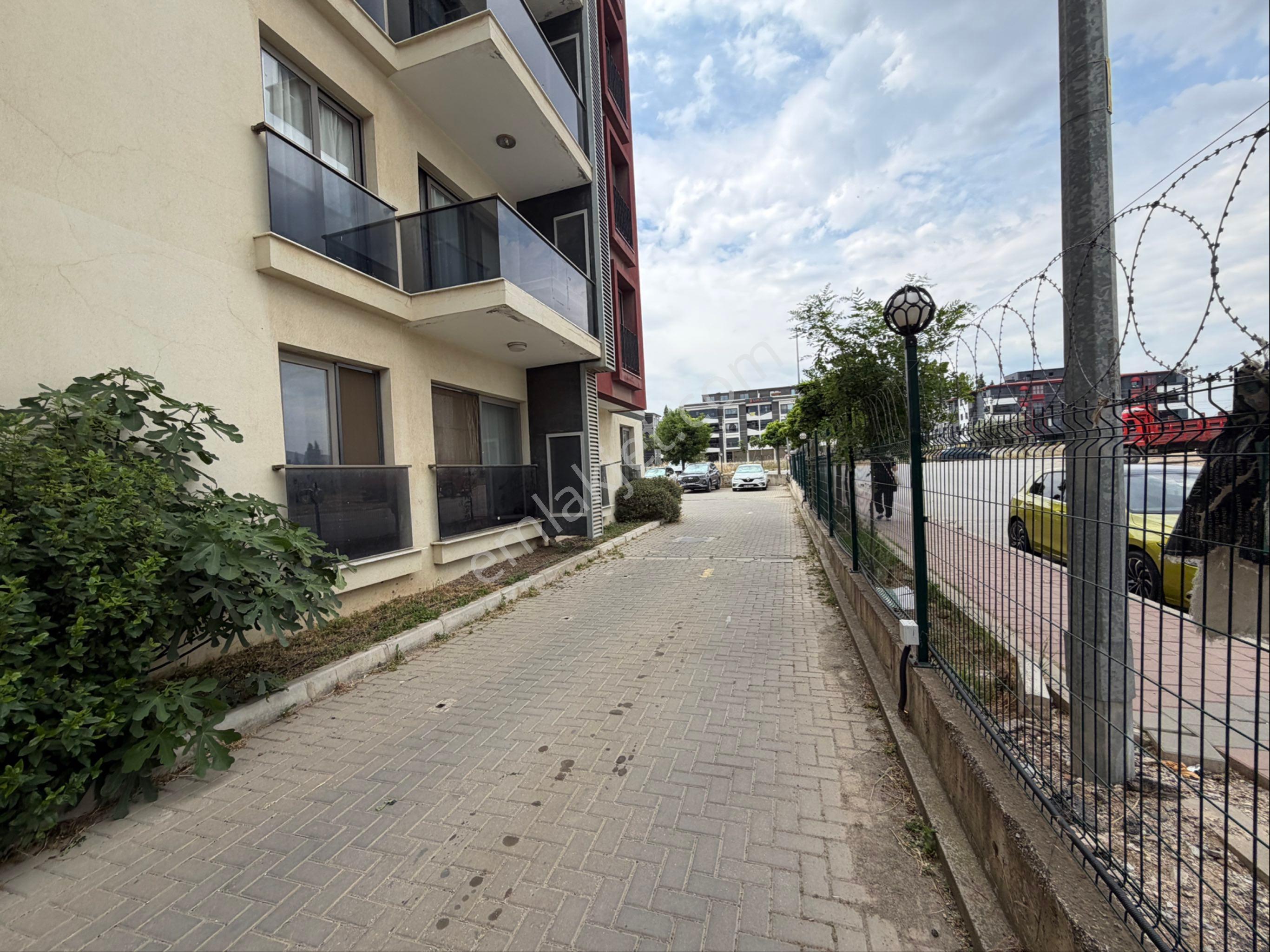 Torbalı Yedieylül Mah Havuzlu Sitede Satılık Full Eşyalı 1+1 Daire - Görsel 14