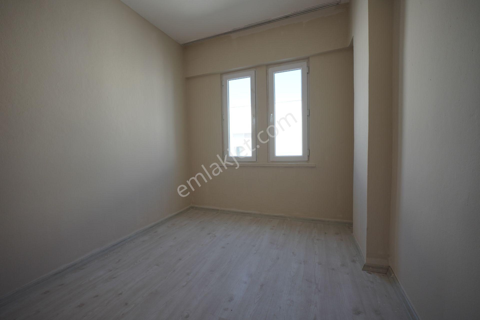 Güvenlik Mahallesinde Bahçe Manzaralı Satılık Daire - Görsel 14