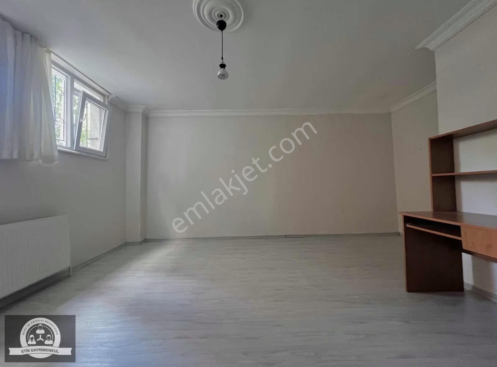 Eyüp Sultan Mah. Kiralık 3+1 Balkonlu Ve Tam Camlı Ters Dbleks - Görsel 22