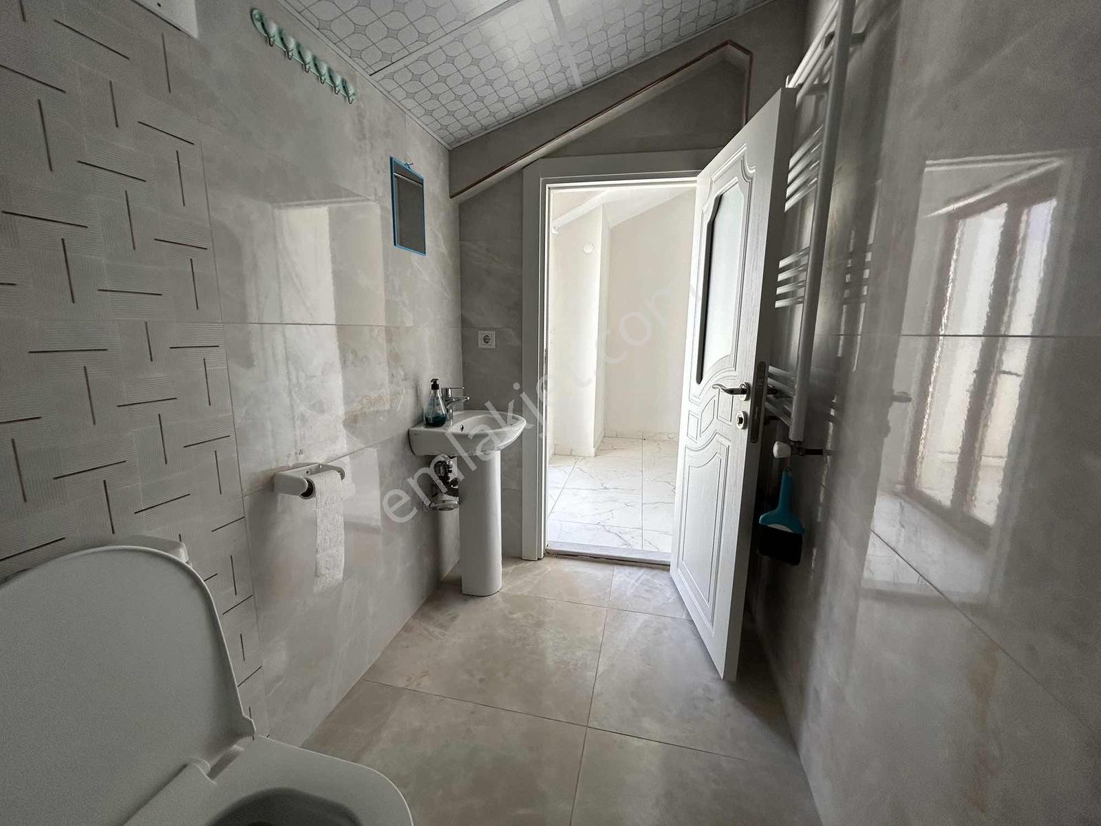 Balıkesir Plevne Mah.öğretmenevi Yakını Kiralık Teraslı 2+1daire - Görsel 17