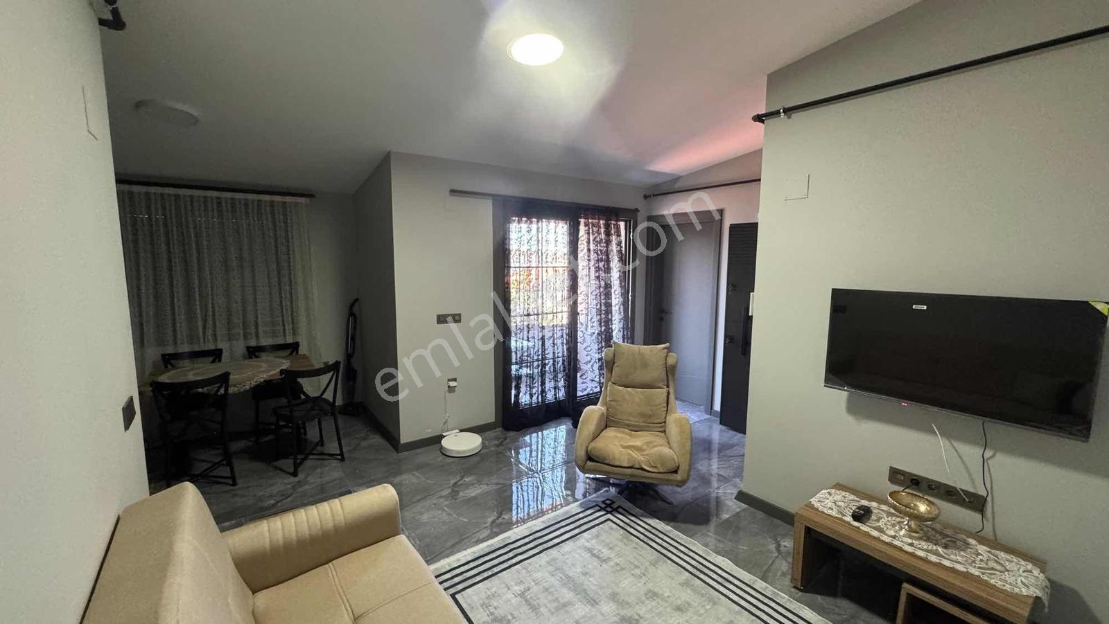 Urla Altıntaş Mahalle Sıfır Eşyalı 1+1 Daire
