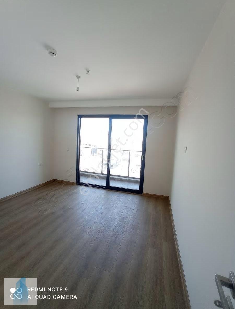 Zeytinburnu Mega Garden'da Satılık 2+1 Daire Harika Manzaralı - Görsel 7