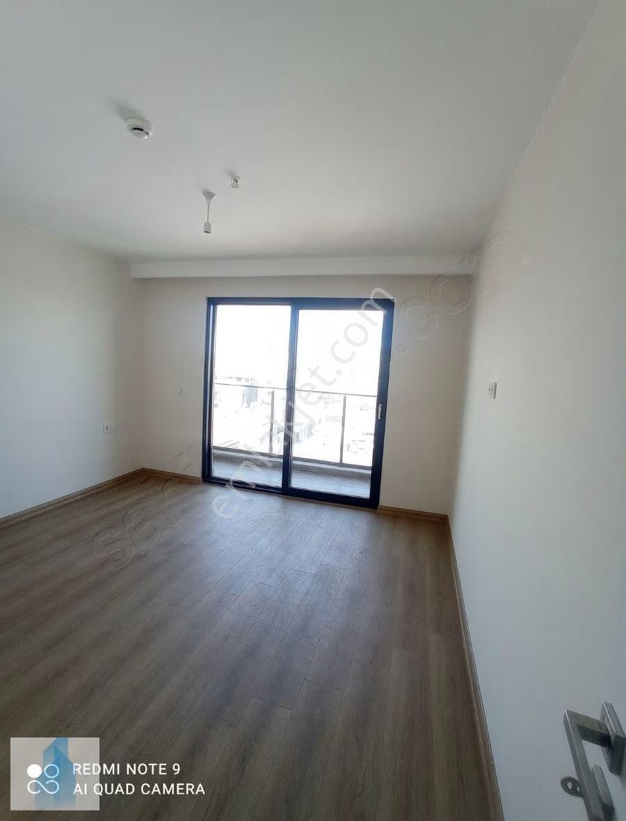 Zeytinburnu Mega Garden'da Satılık 2+1 Daire Harika Manzaralı - Görsel 9