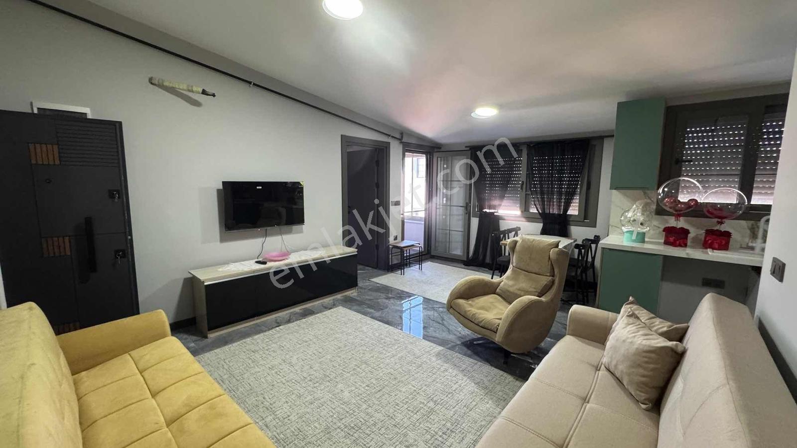 Urla Merkezde Kiralık Geniş Sıfır Eşyalı 1+1 Daire