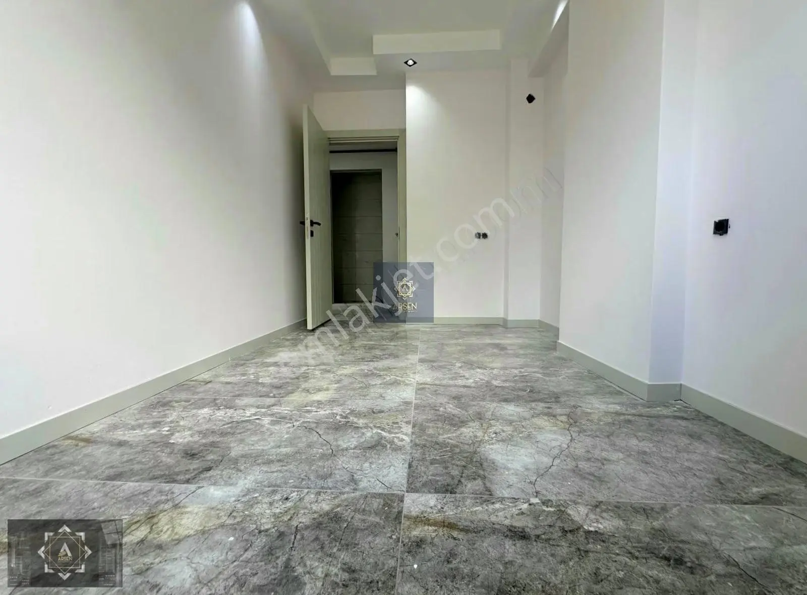 Arsenden Kaymakamlığa Yakın Arakat Asansörlü 3+1 Satılık Daire - Görsel 5