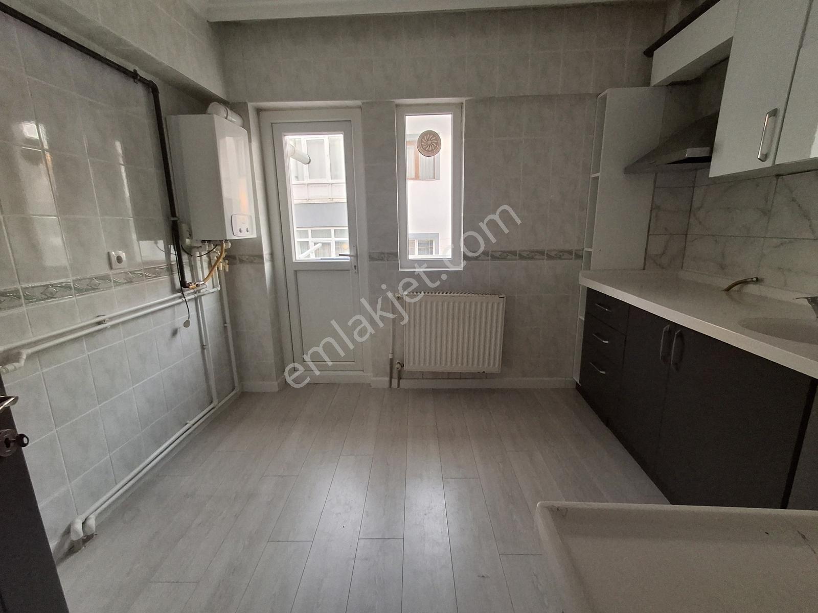 Ufuktepe Cadde Üzeri Yapılı 3+1 Kiralık Arakat Daire - Görsel 14