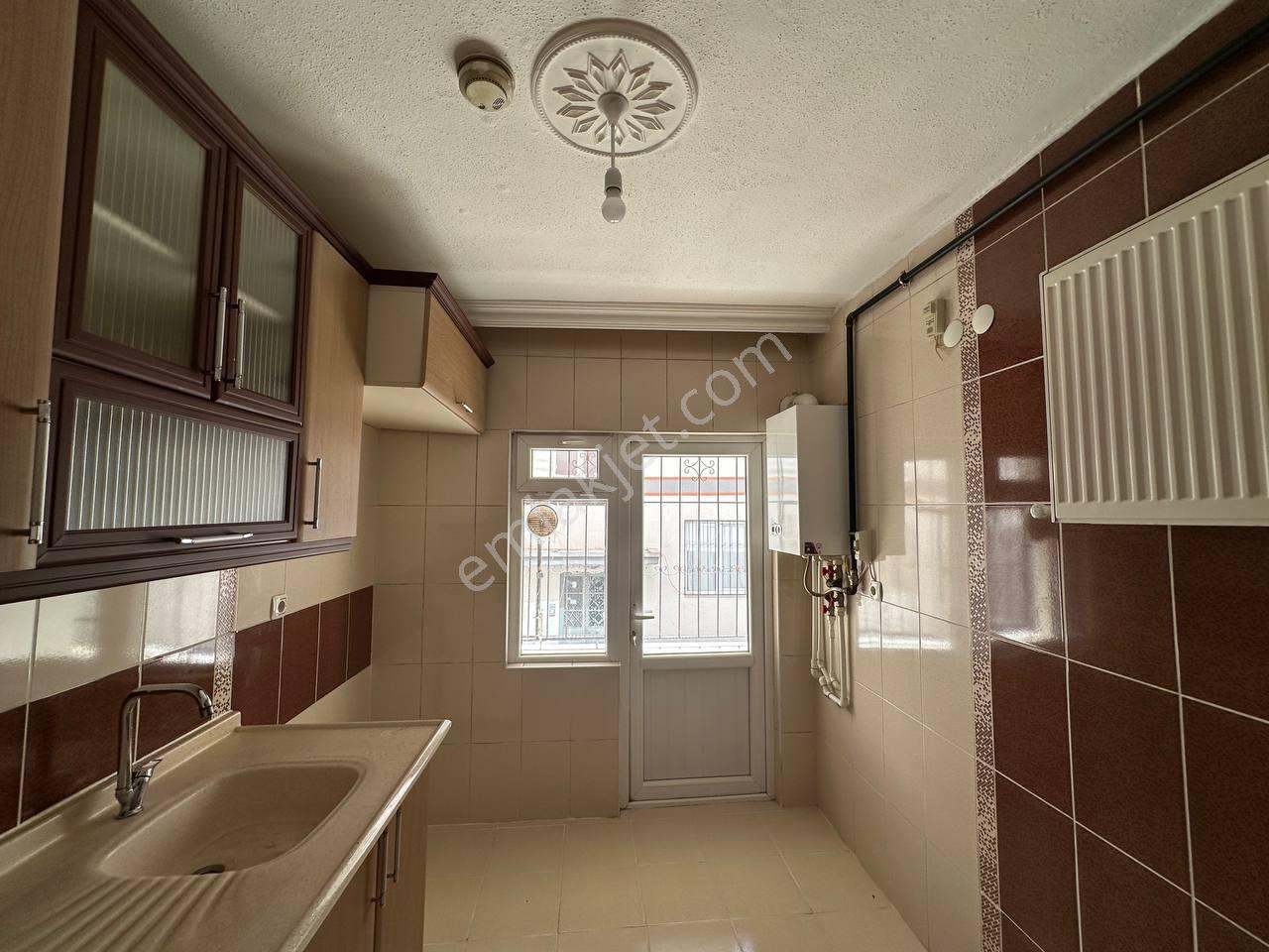Plevne Mah. Yeni Binada, 75 M², 2+1, Yüksek Giriş, Kiralık Daire - Görsel 3