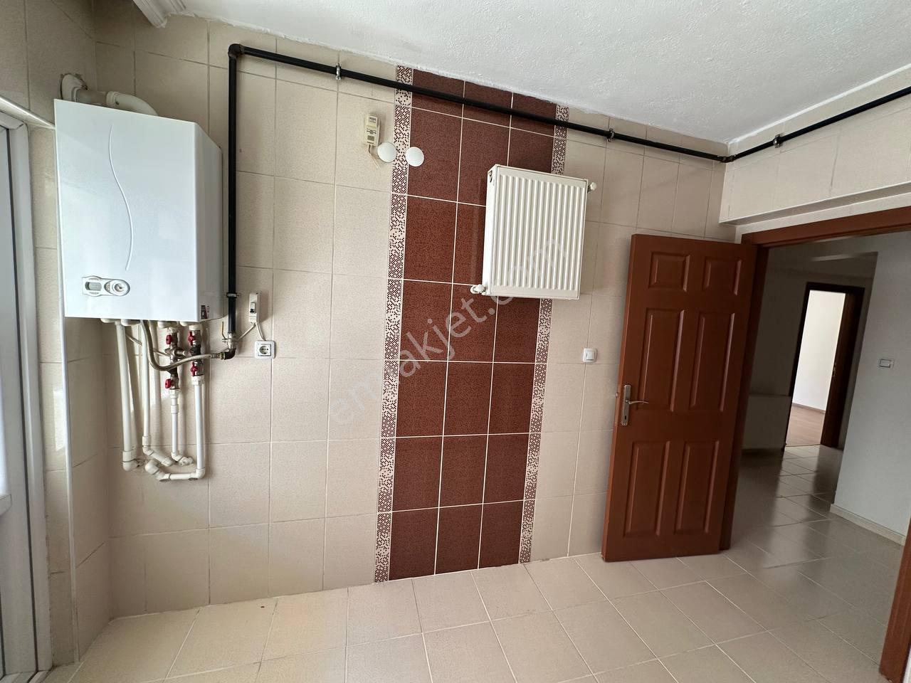 Plevne Mah. Yeni Binada, 75 M², 2+1, Yüksek Giriş, Kiralık Daire - Görsel 2