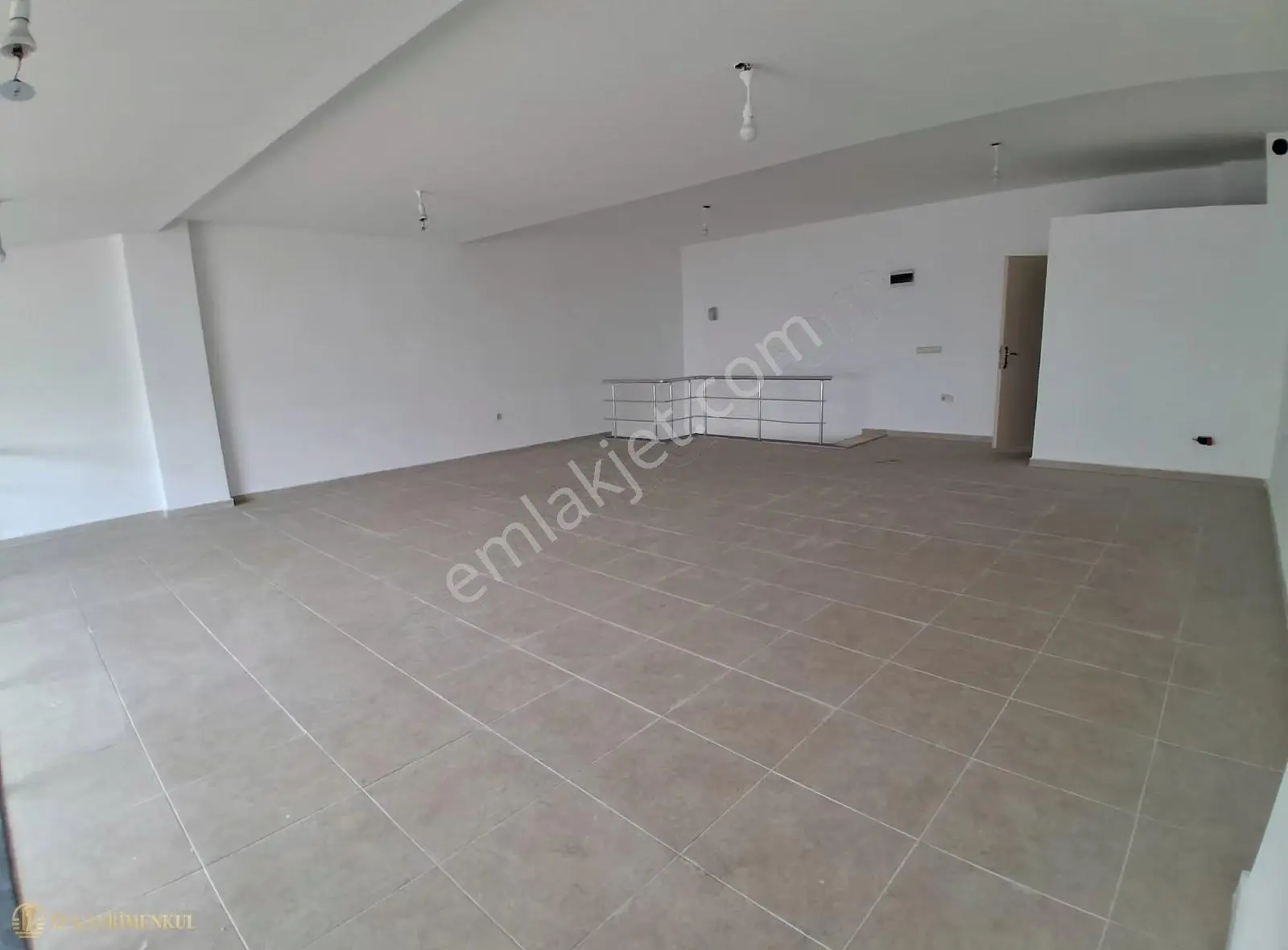 Çanakkale Küçük Sanayi Sitesi Maystore 'de Satılık Dükkan