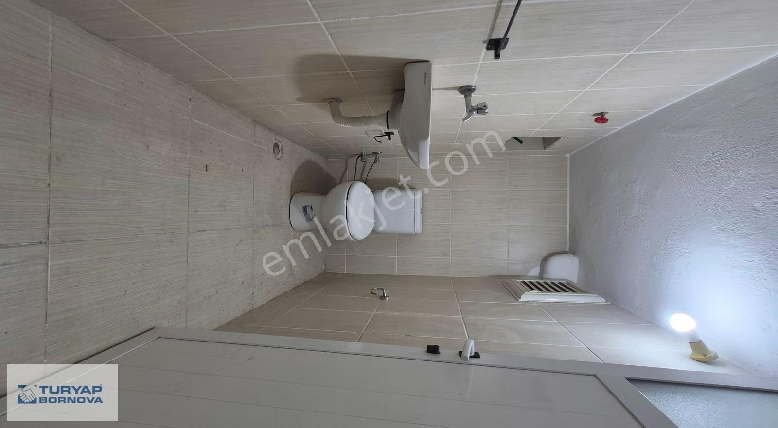 Bornova Atatürk Mah. Doğalgaz Kombili 1+1 90m2 Bahçe Katı - Görsel 4