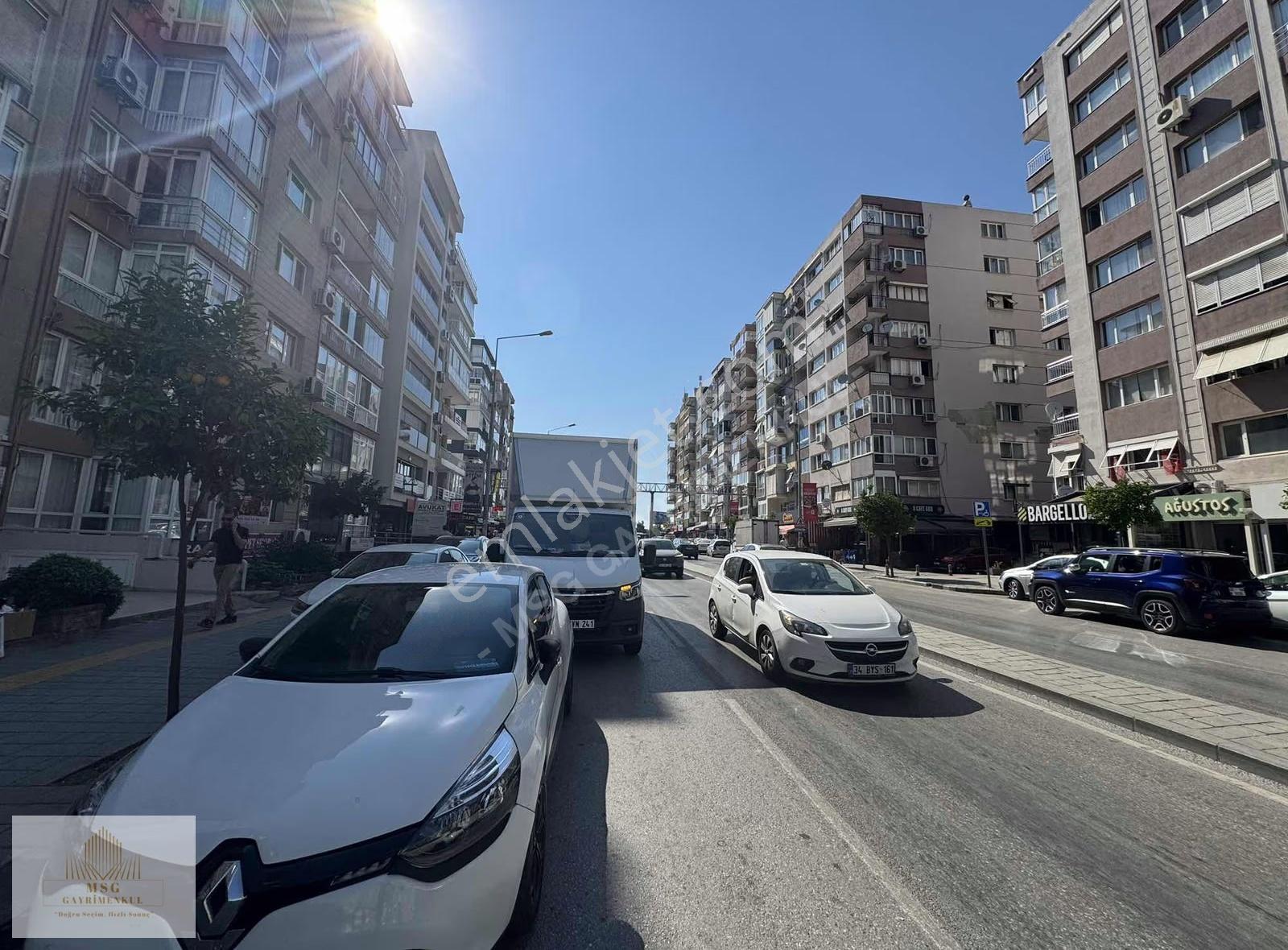 Msg'den İnönü Cadde Üzerinde Avm & Metro Çarprazı Otoparklı 3+1 - Görsel 45