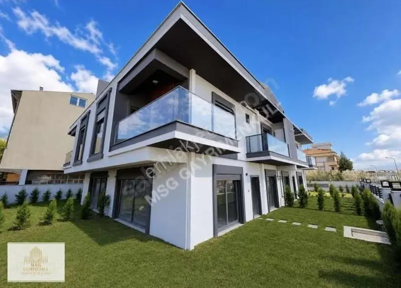 Msg'den Gaziemir'de Bahçeli Ve Teraslı Sıfır Lüks Tripleks Villa - Görsel 43