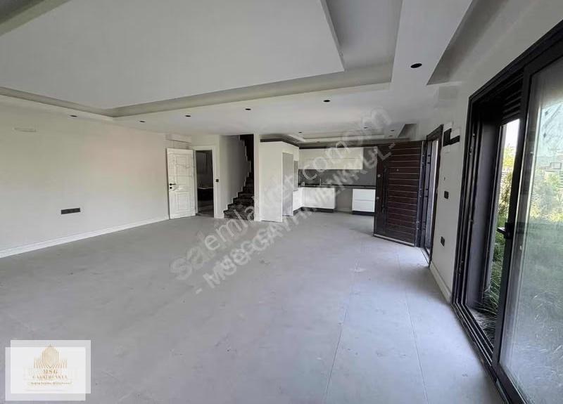 Msg'den Gaziemir'de Bahçeli Ve Teraslı Sıfır Lüks Tripleks Villa - Görsel 32