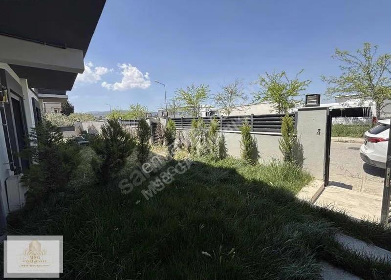 Msg'den Gaziemir'de Bahçeli Ve Teraslı Sıfır Lüks Tripleks Villa - Görsel 37