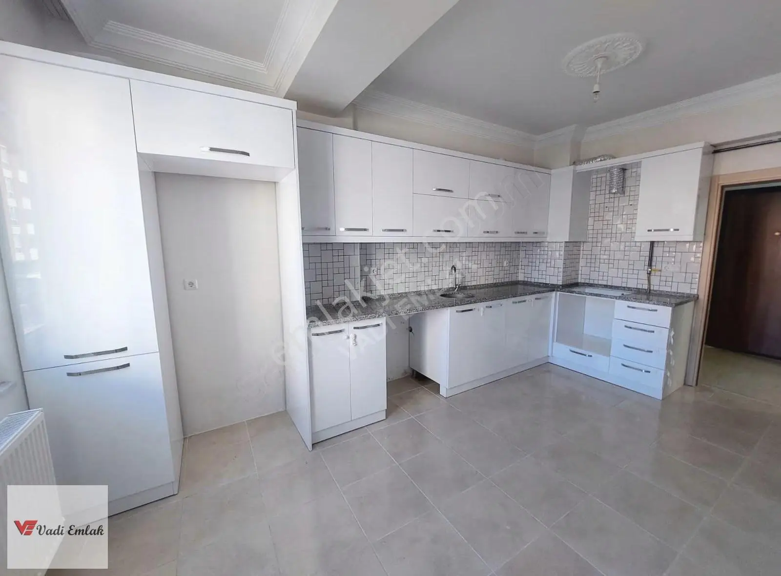 Geniş Ve Kullanışlı 3+1 Kiralık Bakımlı Daire | Vadi Emlak - Görsel 3