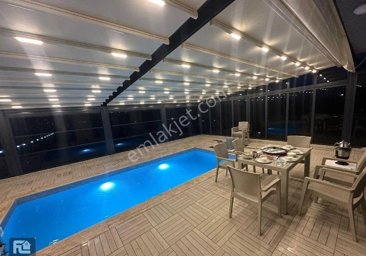 F-l Emlaktan Kocaeli Karagöllü De Kapalı Havuzlu Lüks Villa