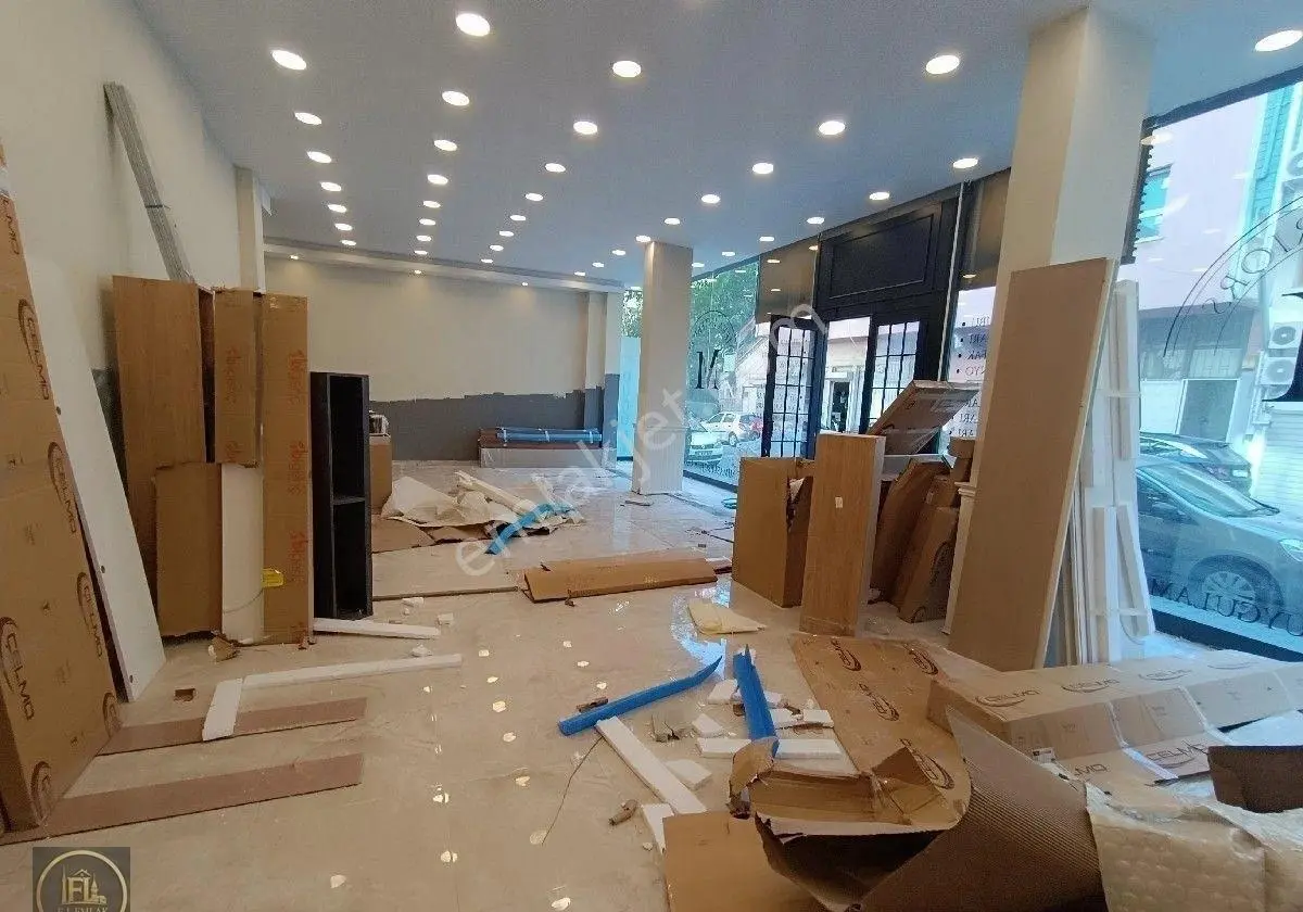 F-l Den Fetihte Yüksek Tavanlı Caddeye 20m Cepheli 360 M2 Yeni Binada Mağaza - Görsel 7