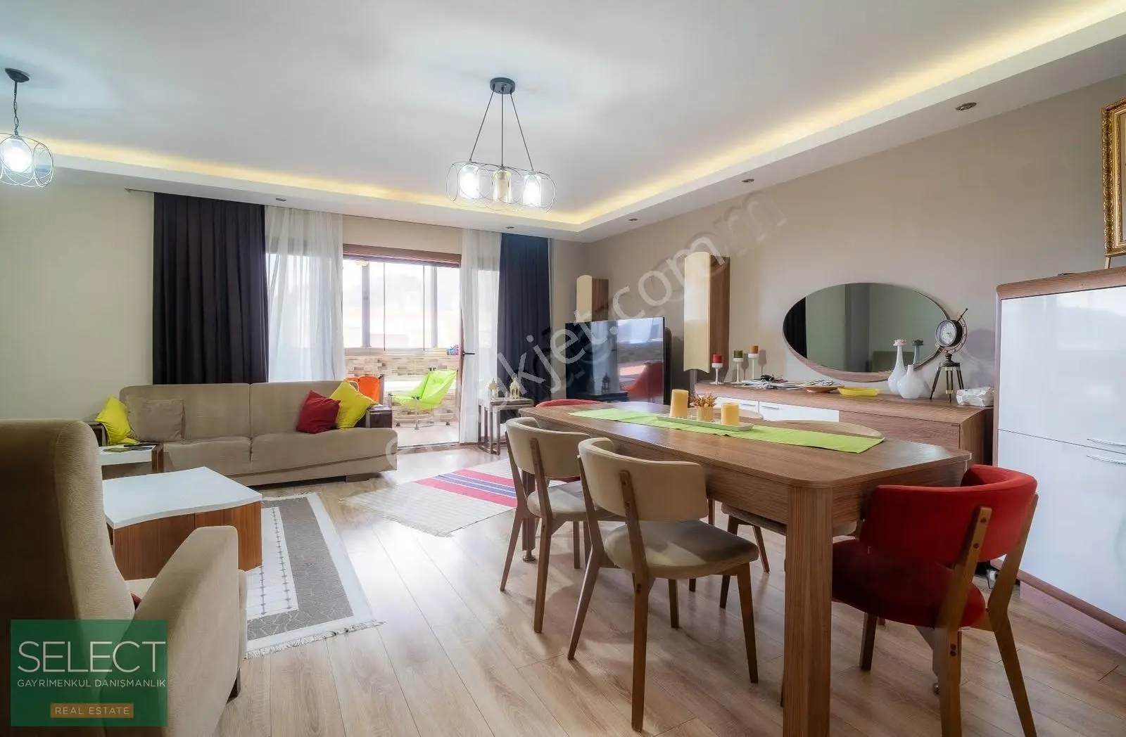 Marmaris Yaşamkent Sitesinde Bahçeli Havuzlu Satılık 3+1 Daire
