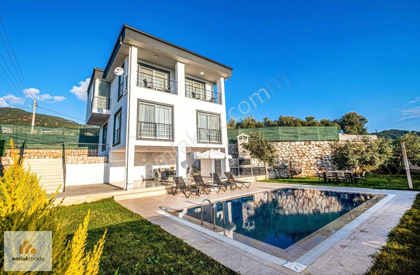 Karaçulha Aylık Ödemeli Deniz Manzaralı Kiralık Süperlüx Villa